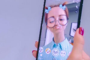 Read more about the article Facebook Switches to Spark AR for Face Filters